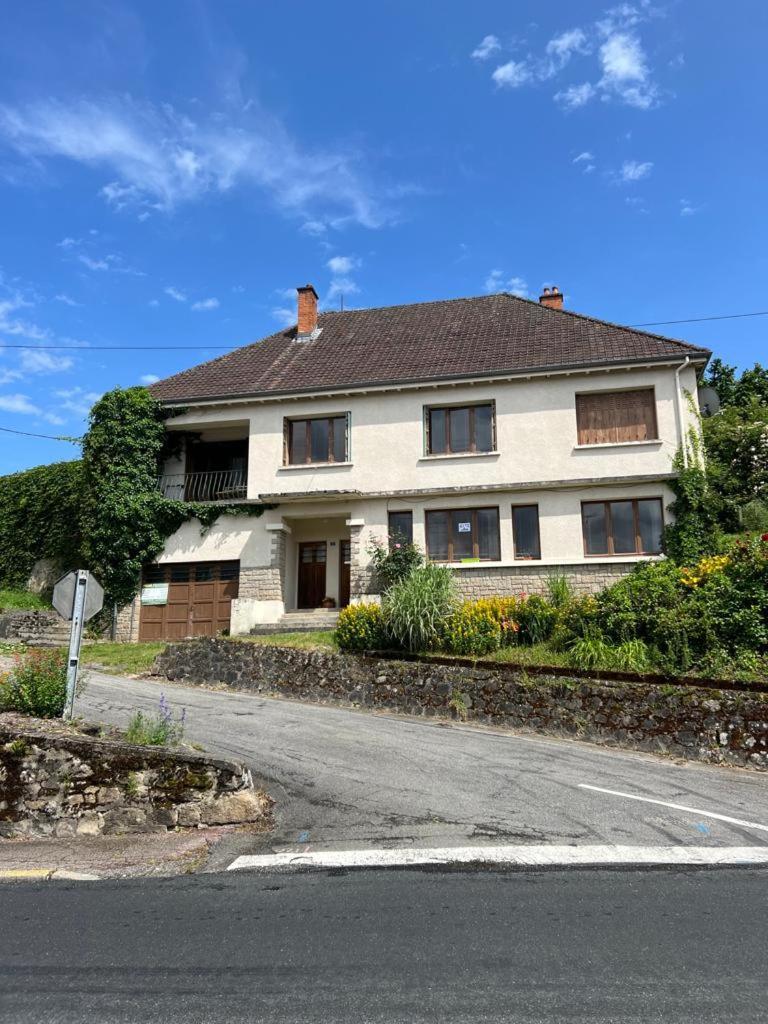 Apartamento Chez Henry Peyrat-le-Château Exterior foto